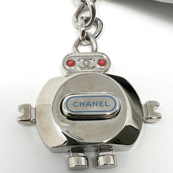 Chanel Silver Keyboard Clutch Bag 31 Rue Cambon Robot Charm Rare 2016–2017 - Picture 6 of 10